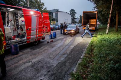 Esslingen: Zugmaschine reisst sich beim rangieren den Tank auf